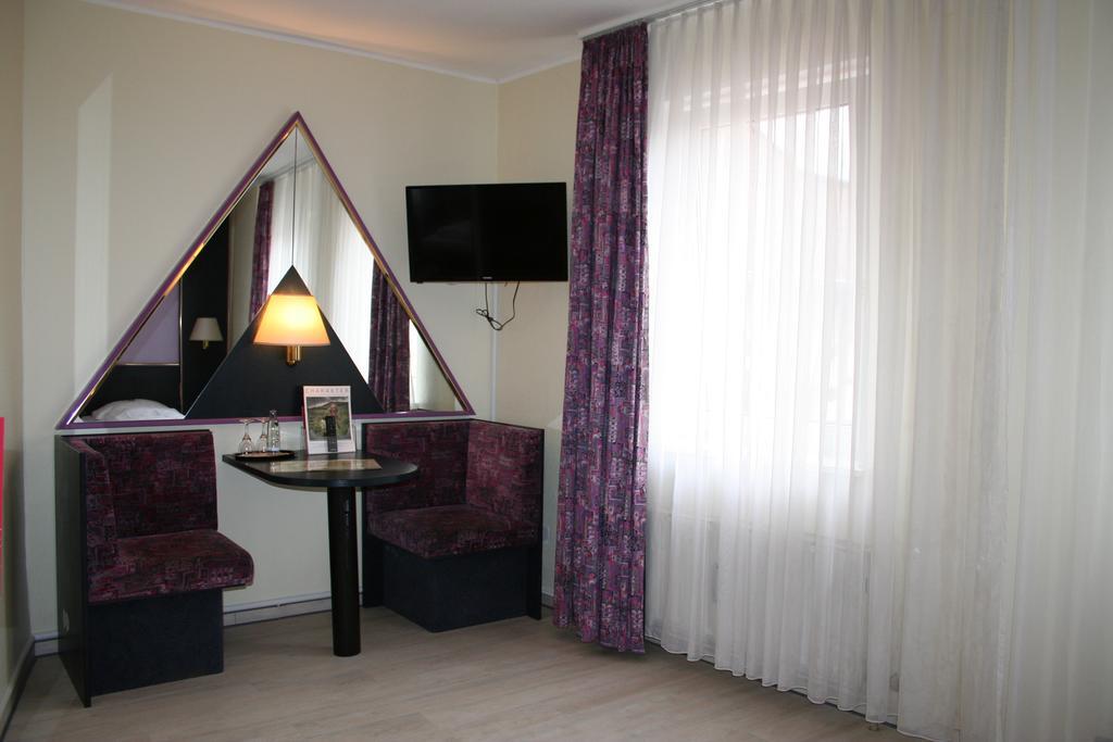 Landhotel Gross Schneer Hof Friedland  ภายนอก รูปภาพ