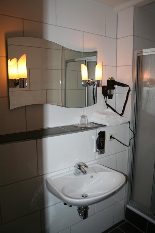Landhotel Gross Schneer Hof Friedland  ภายนอก รูปภาพ