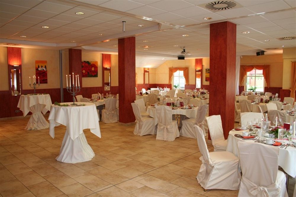 Landhotel Gross Schneer Hof Friedland  ภายนอก รูปภาพ