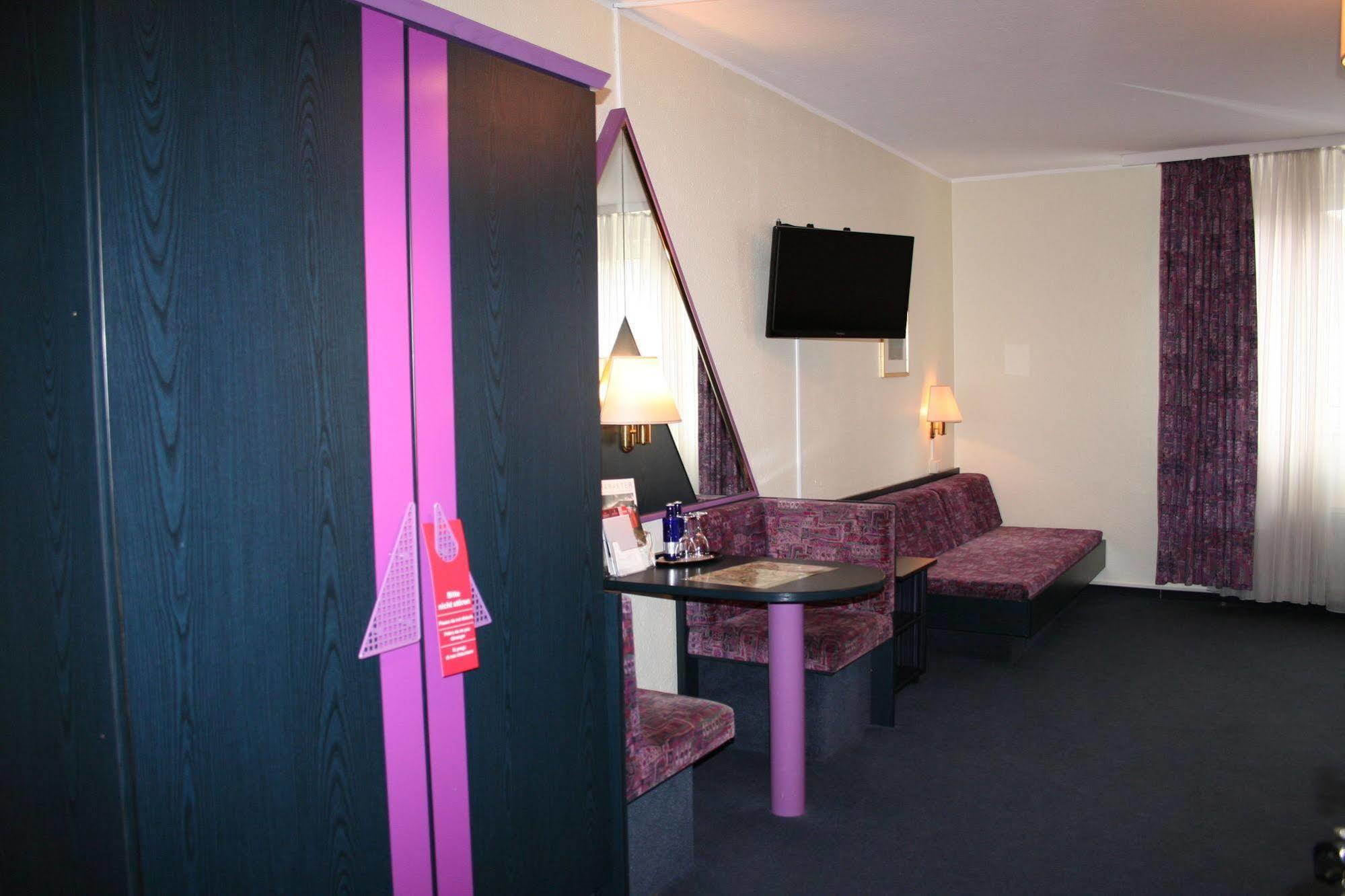 Landhotel Gross Schneer Hof Friedland  ภายนอก รูปภาพ