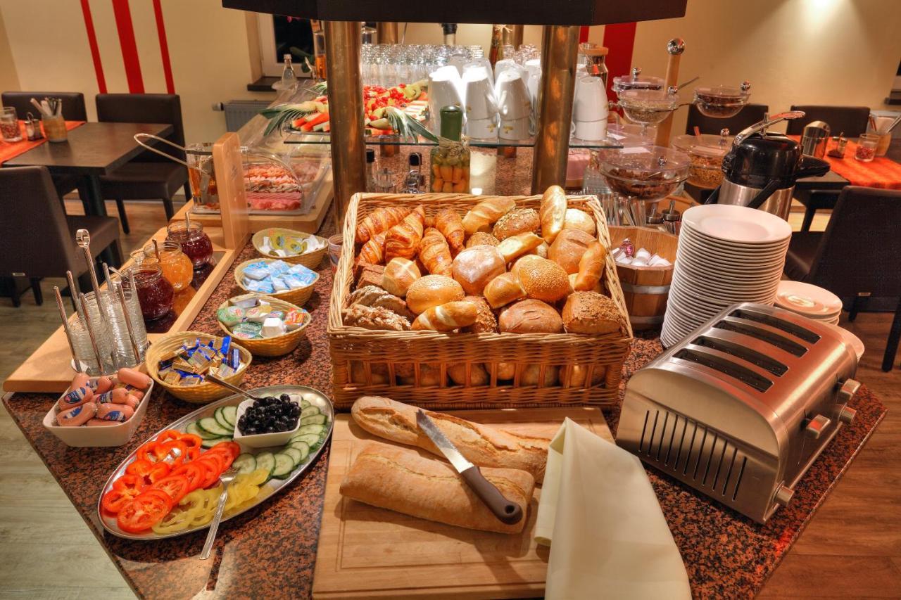 Landhotel Gross Schneer Hof Friedland  ภายนอก รูปภาพ