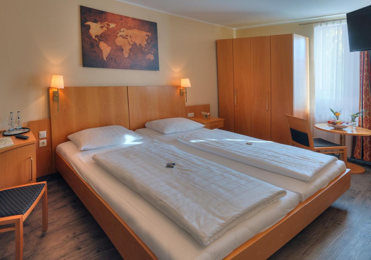 Landhotel Gross Schneer Hof Friedland  ภายนอก รูปภาพ