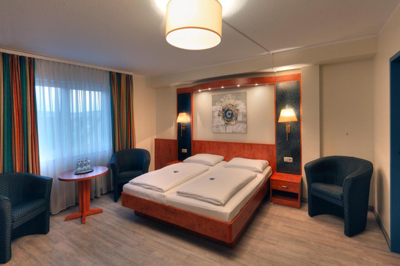 Landhotel Gross Schneer Hof Friedland  ภายนอก รูปภาพ